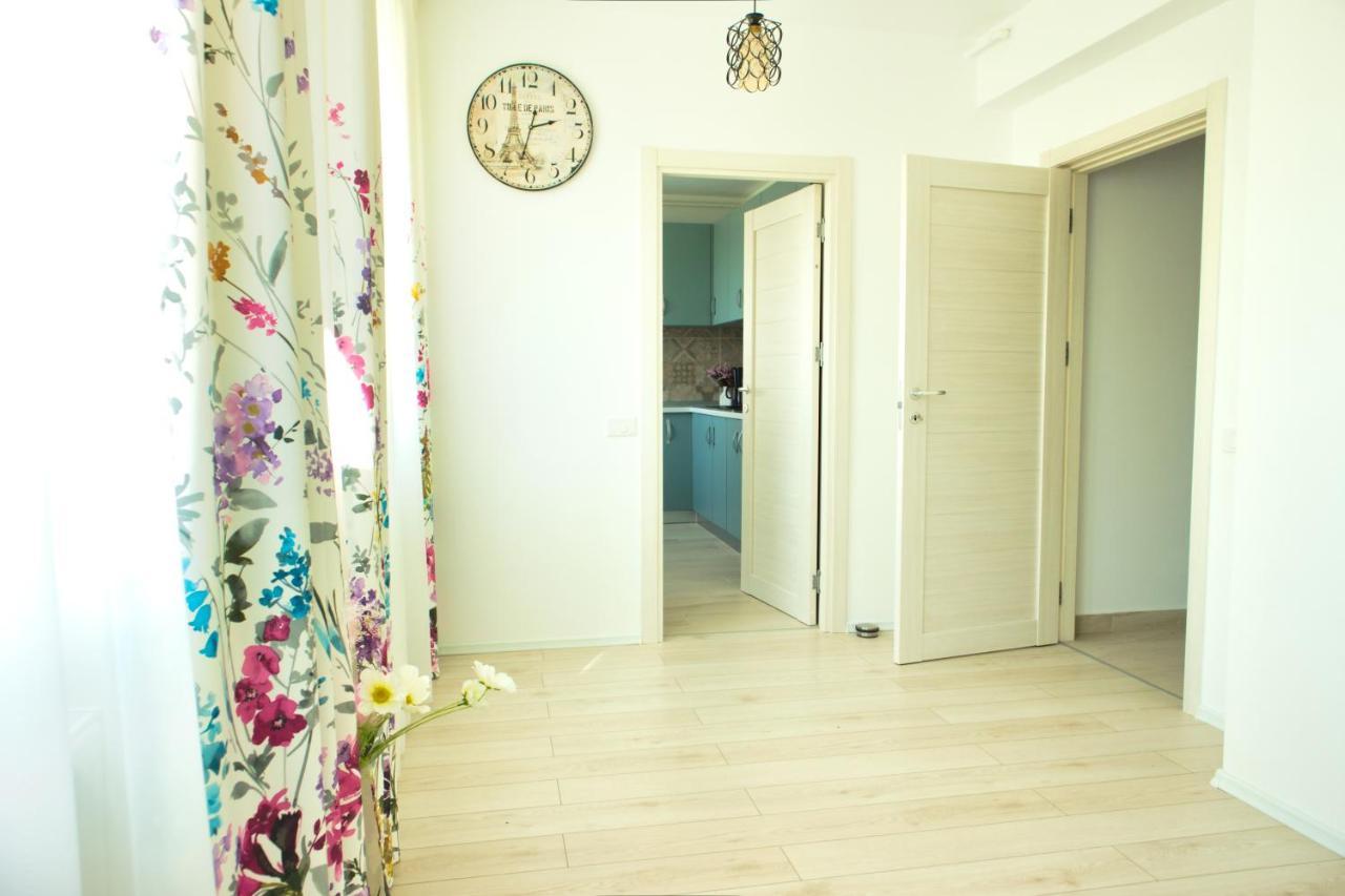 Cozy Flowers Studio - Fast Wi-Fi & Washer-Dryer Braşov Dış mekan fotoğraf